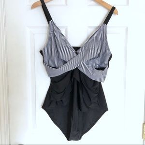 Cupshe black and white stripe swim suit size XL